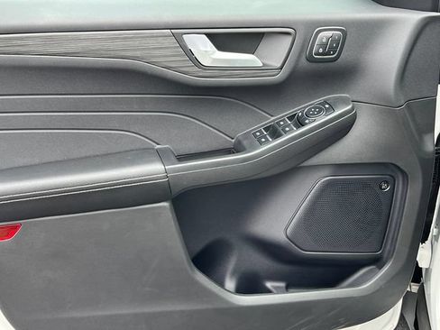 New 2024 Ford Escape SE w/ PHEV Premium Package FWD image 14