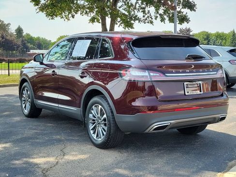 Used 2023 Lincoln Nautilus AWD w/ Premium Package image 3