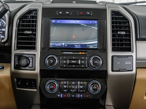 Used 2021 Ford F250 Lariat w/ Lariat Ultimate Package AWD/4WD image 26