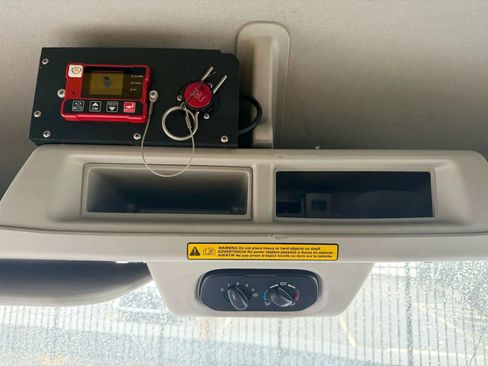 Used 2019 Ford Transit 350 XL image 38