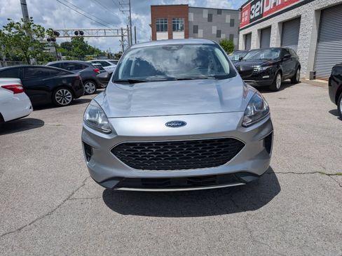 Used 2022 Ford Escape SE w/ Convenience Package FWD image 4