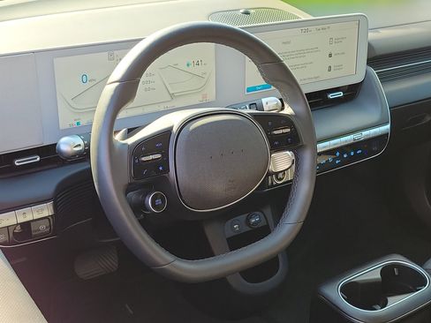 Certified 2024 Hyundai Ioniq 5 SEL RWD image 9