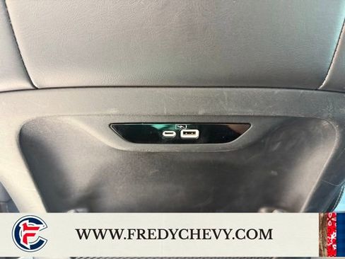 Used 2023 Chrysler Pacifica Touring-L FWD image 28