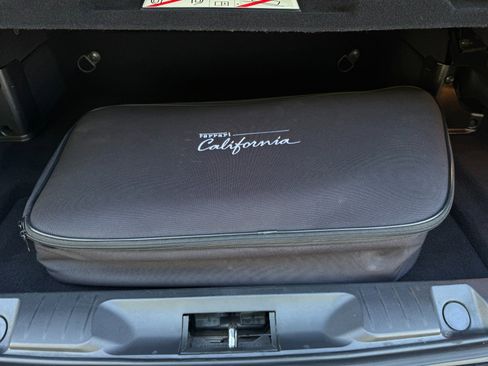 Used 2015 Ferrari California T image 44