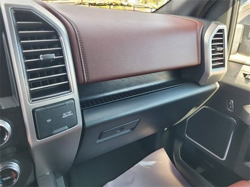 Used 2018 Ford F150 Platinum w/ Equipment Group 701A Luxury image 27
