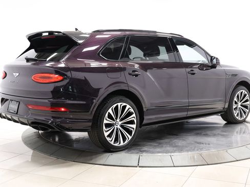 Used 2023 Bentley Bentayga Extended Wheelbase AWD/4WD image 5