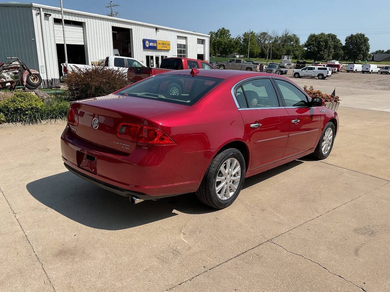 Used 2011 Buick Lucerne CXL FWD image 9