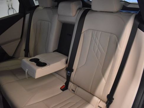 Used 2025 BMW X3 xDrive30i AWD/4WD image 7