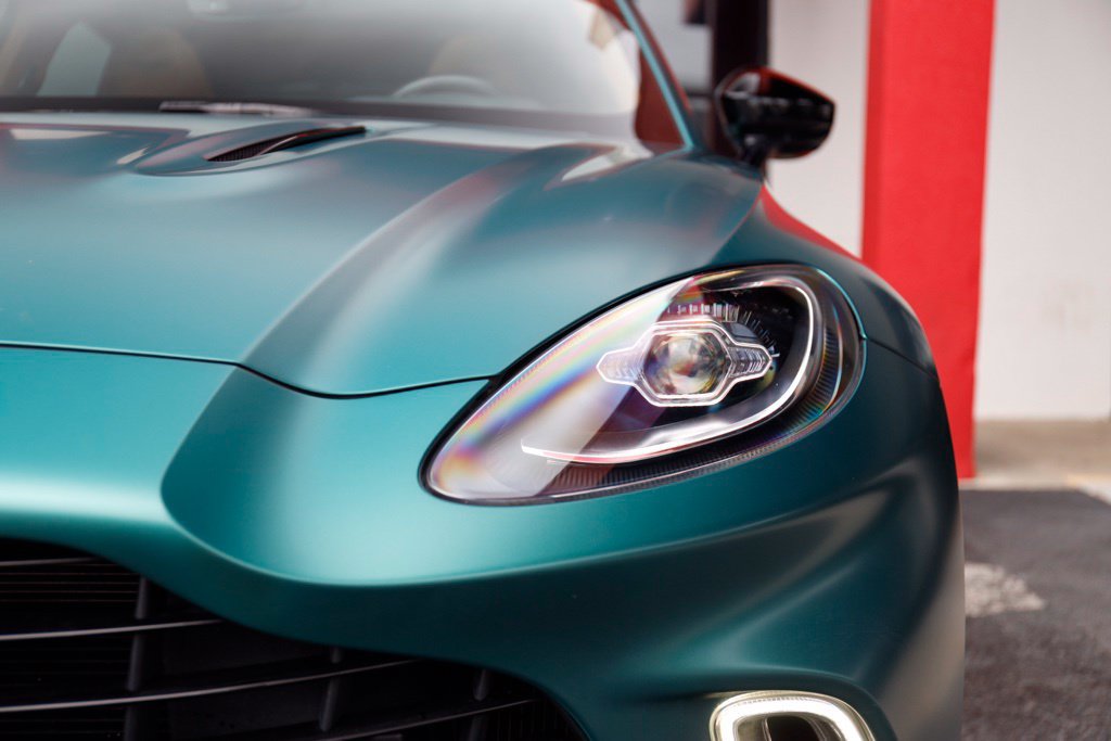Used 2022 Aston Martin DBX AWD/4WD image 9