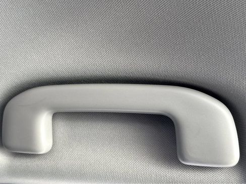 Used 2022 Toyota Camry SE FWD image 27