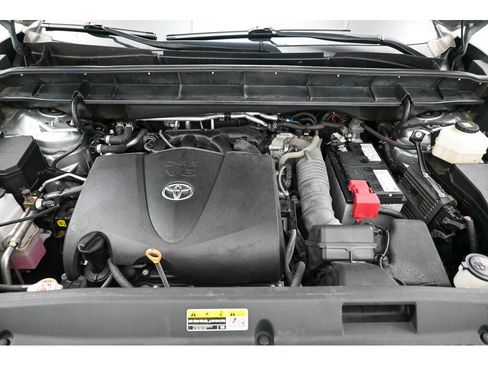Used 2020 Toyota Highlander L AWD/4WD image 52