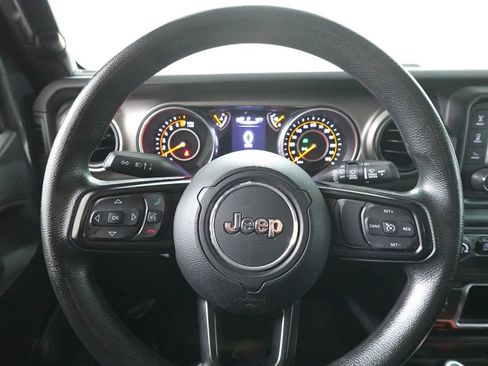 Used 2018 Jeep Wrangler Unlimited Sport image 14