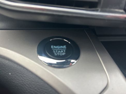 Used 2022 Ford Explorer XLT w/ Equipment Group 202A image 24