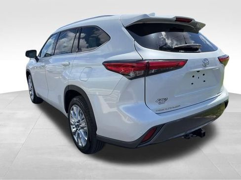 Used 2023 Toyota Highlander Limited image 5