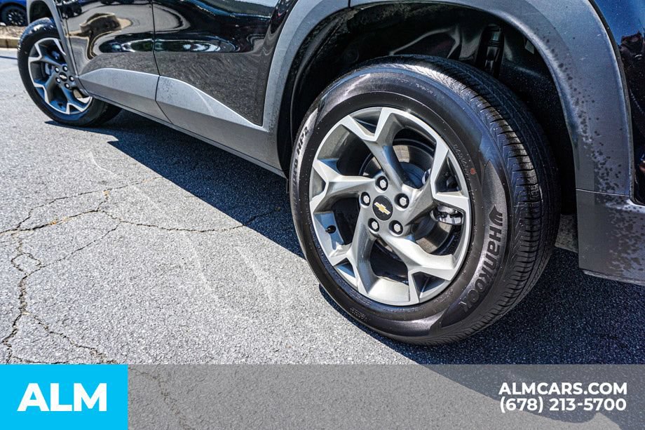 Used 2025 Chevrolet Trax LT FWD image 15