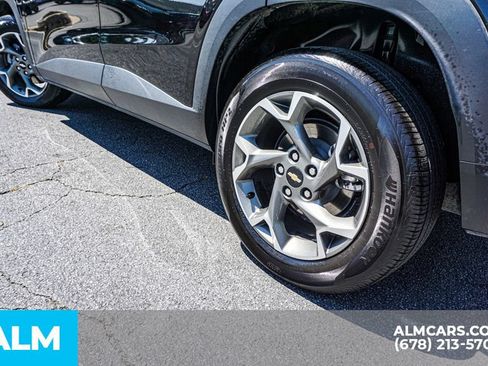 Used 2025 Chevrolet Trax LT FWD image 15