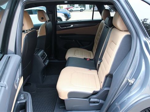 Certified 2025 Volkswagen Atlas Cross Sport SEL R-Line image 37