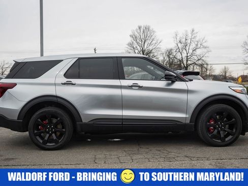 Used 2022 Ford Explorer ST w/ Equipment Group 401A image 3