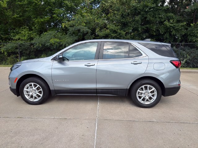 Used 2024 Chevrolet Equinox LT AWD/4WD image 2