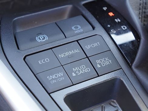 Used 2025 Toyota RAV4 LE image 30