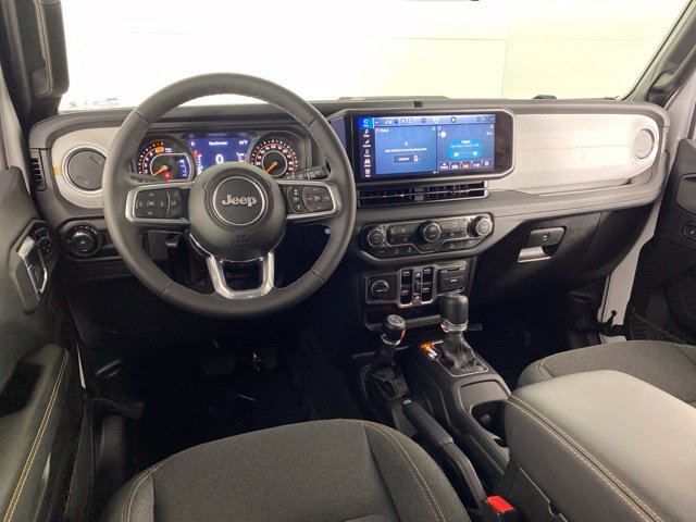 Used 2026 Jeep Wrangler Unlimited Sahara AWD/4WD image 38
