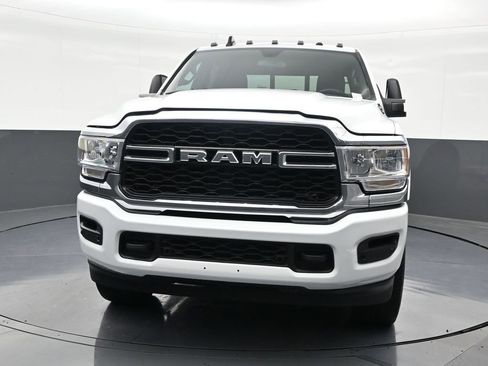 Used 2024 RAM 2500 Tradesman w/ Chrome Appearance Group AWD/4WD image 9