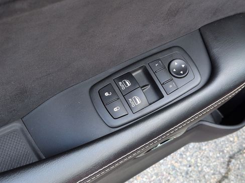 Used 2019 Dodge Challenger SRT Hellcat Redeye image 15