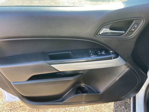 Used 2022 Chevrolet Colorado LT w/ Fleet Safety Package image 11