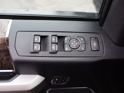 Used 2017 Ford F450 Lariat w/ Tow Technology Bundle image 31