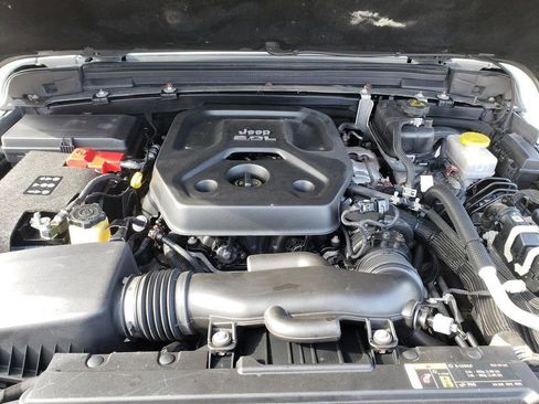 Used 2018 Jeep Wrangler Unlimited Sahara w/ Cold Weather Group image 14