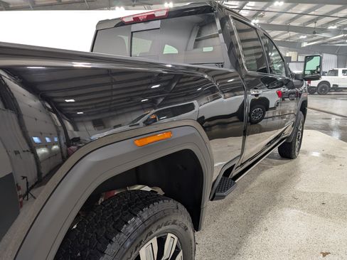 Used 2025 GMC Sierra 3500 Denali w/ Denali Reserve Package image 3