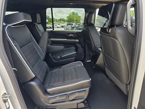 New 2026 GMC Yukon XL AT4 Ultimate AWD/4WD image 19