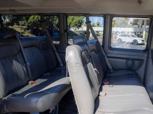 Used 2015 GMC Savana 3500 LS w/ Chrome Appearance Package image 32