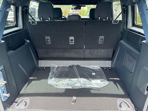 New 2025 Ford Bronco Base image 21