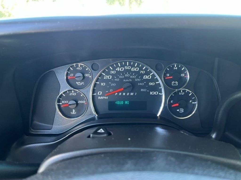 Used 2015 GMC Savana 2500 RWD image 9