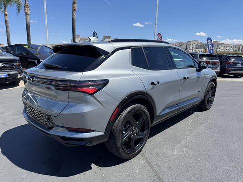 Used 2025 Chevrolet Equinox EV RS image 13