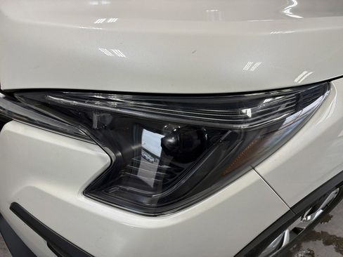 Certified 2025 Subaru Ascent Premium image 10