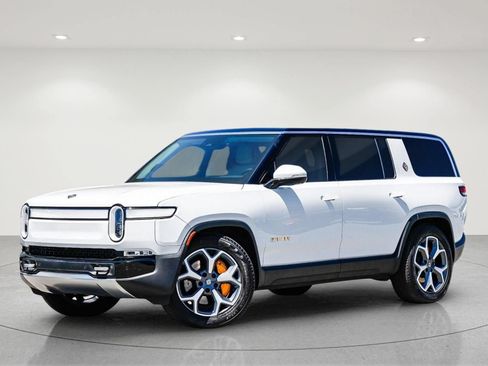 Used 2024 Rivian R1S Adventure AWD/4WD image 2