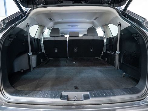 Certified 2023 Toyota Highlander LE image 38