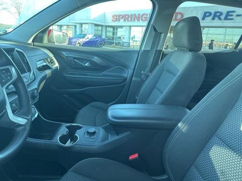 Used 2024 GMC Terrain SLE image 8