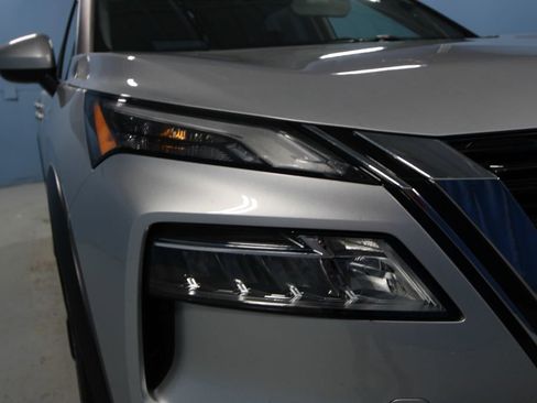 Used 2023 Nissan Rogue SV w/ SV Premium B Package image 34