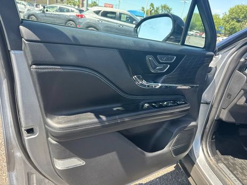Certified 2022 Lincoln Corsair FWD image 15