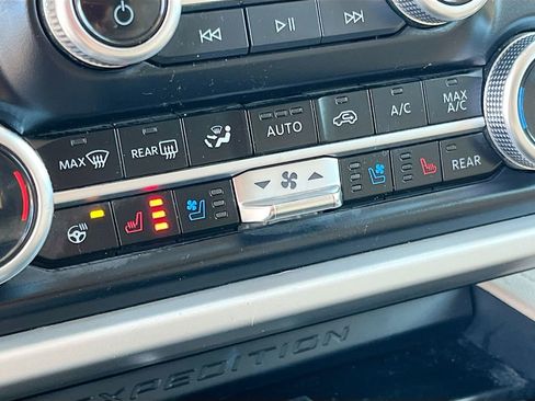 Used 2023 Ford Expedition Max XLT image 20