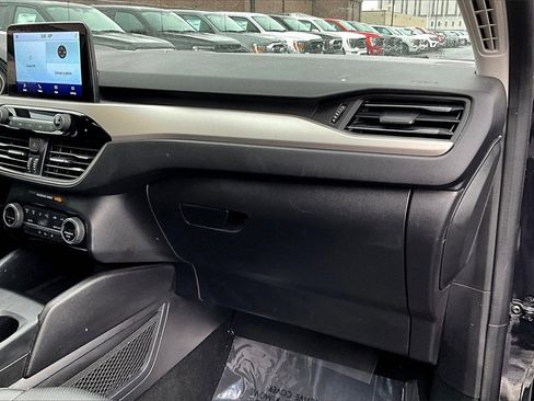 Certified 2021 Ford Escape SEL w/ Technology Package image 16