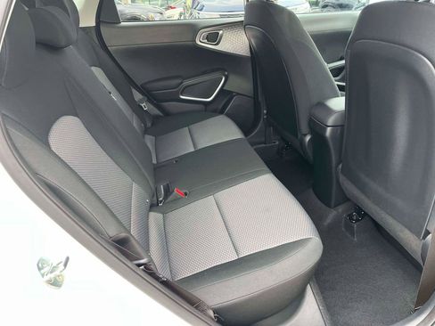 Used 2025 Kia Soul LX w/ LX Technology Package image 9