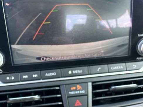 Used 2024 Nissan Altima 2.5 SV FWD image 13