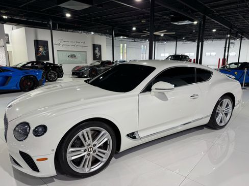 Used 2020 Bentley Continental GT image 3