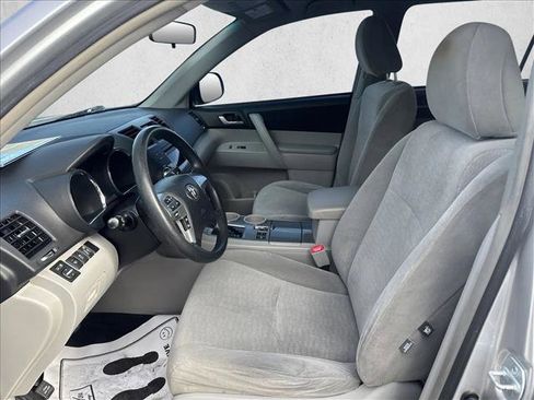 Used 2012 Toyota Highlander 4WD Hybrid image 12