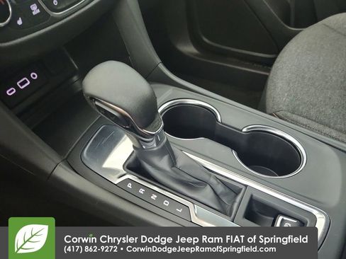 Used 2024 Chevrolet Equinox LT image 20