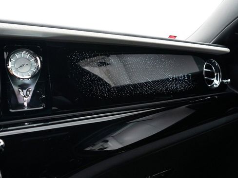 Used 2025 Rolls-Royce Ghost AWD/4WD image 46